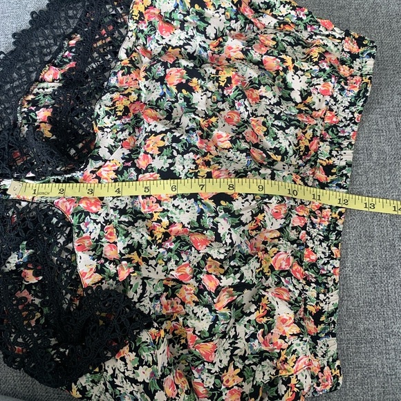 Topshop Flowy Floral High Waist Lace Trim Shorts - Picture 11 of 14